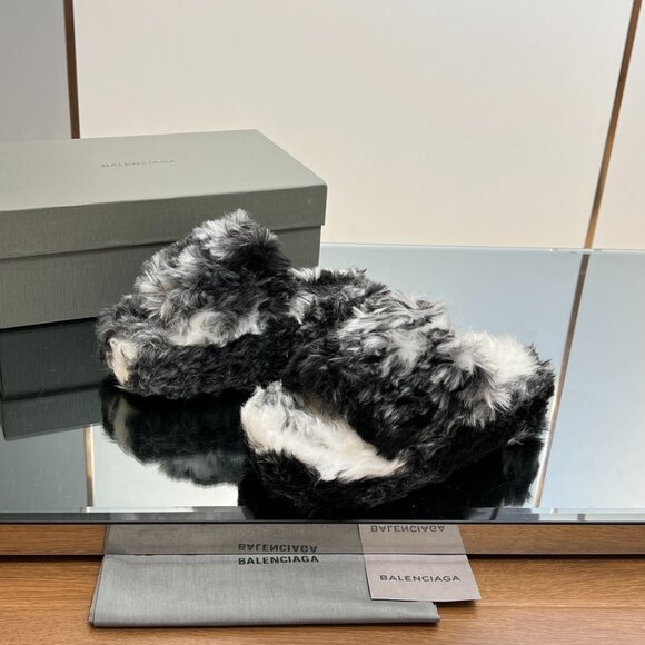 Balenciaga Furry Slide Sandals Black - Picture 2 of 9